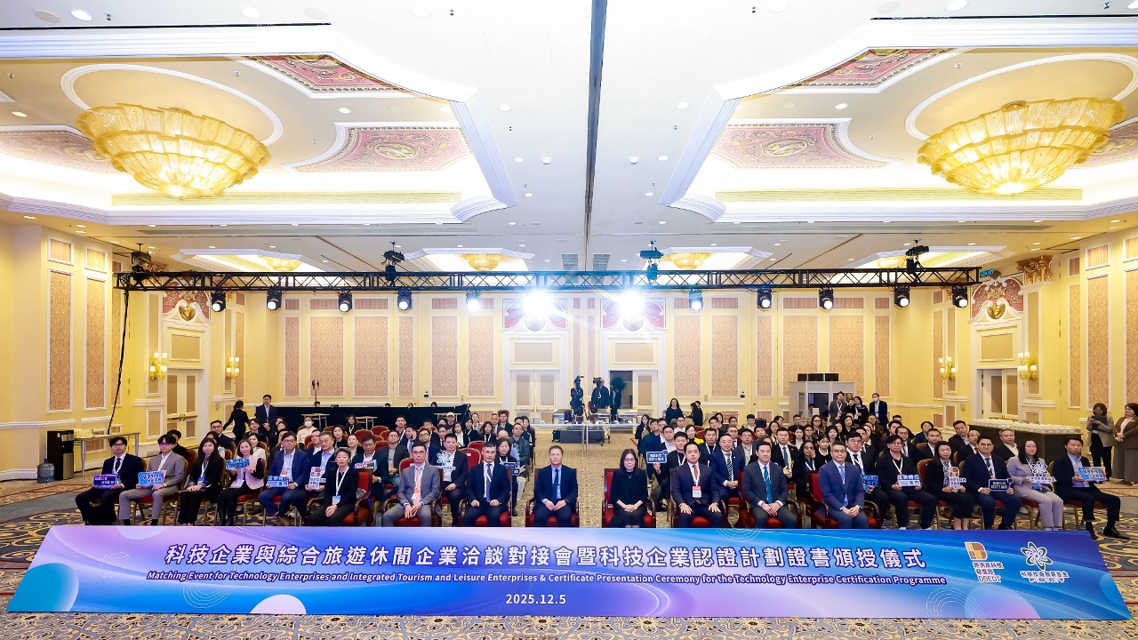 Fotografia de grupo com os convidados