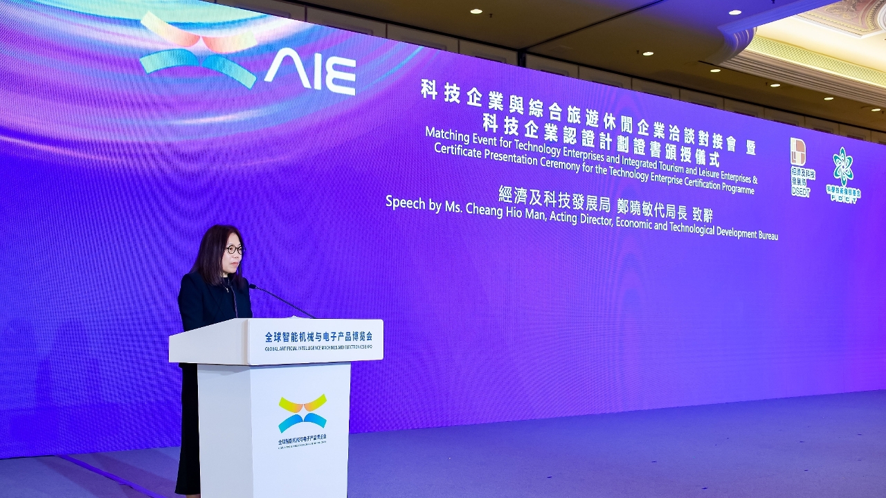 Discurso da Directora Substituta da DSEDT, Cheang Hio Man