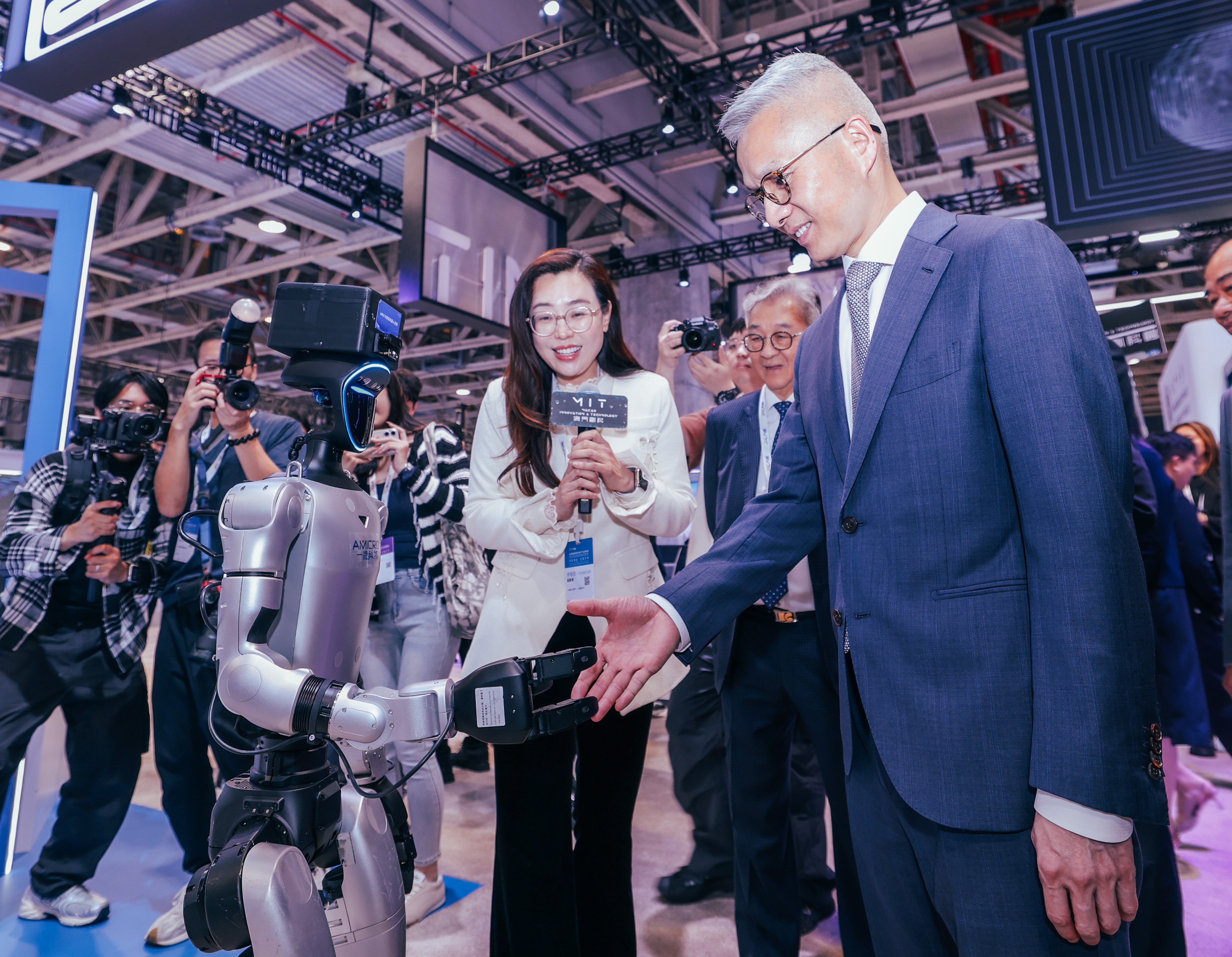 戴建業司長關心本澳科技企業發展