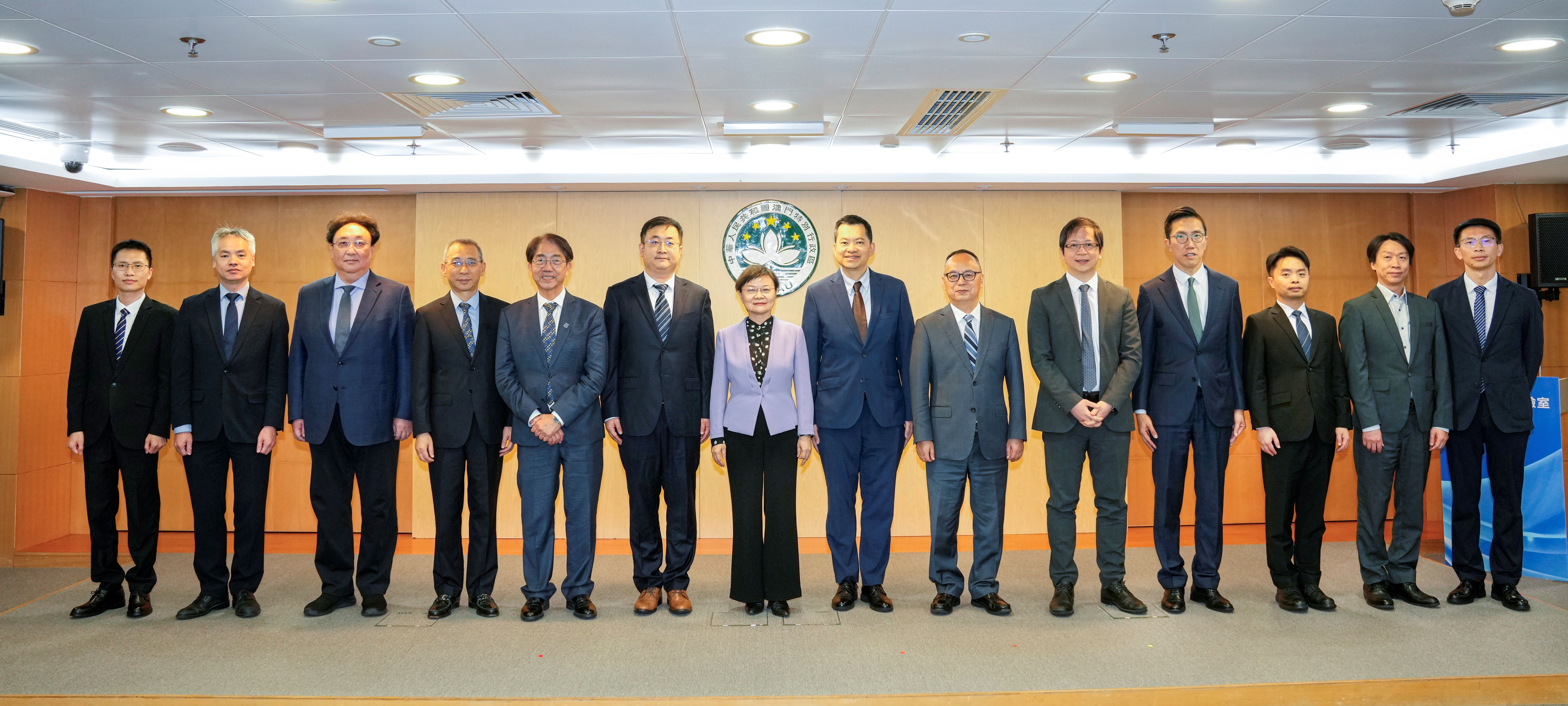 Instituições de investigação científica de Macau lideram a atribuição de placas a dois “Laboratórios Conjuntos de Guangdong-Hong Kong-Macau” em Macau